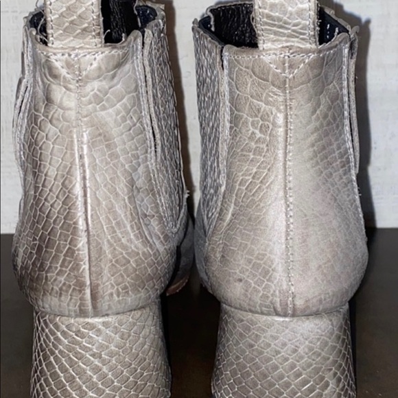 Freebird Dane in smoke snake sz 7 - Picture 4 of 5